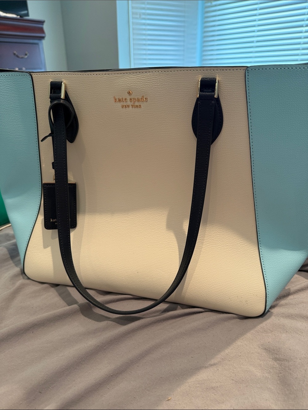 STUNNING NWOT Kate SPADE Cream and Light Blue Colorblock Tote with Black Straps